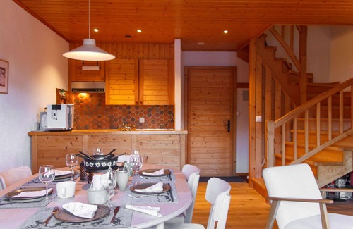 Val d'Illiez Apartment | Cosy apartment for 6 guests with balcony, panoramic view and parking
