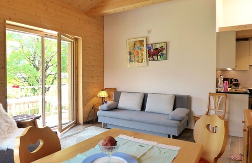 Kandersteg Apartment | Cosy apartment for 3 guests with WIFI, balcony, panoramic view and parking