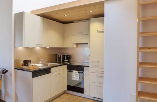 Kandersteg Apartment | Cosy apartment for 3 guests with WIFI, balcony, panoramic view and parking