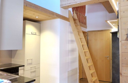 Kandersteg Apartment | Cosy apartment for 3 guests with WIFI, balcony, panoramic view and parking