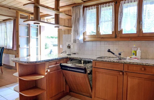 Gadmen Apartment | Cosy apartment for 5 guests with WIFI, TV, patio, pets allowed, panoramic view and parking