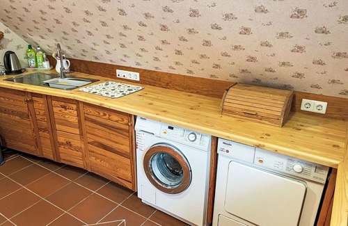 Wanna Apartment | Cosy apartment for 3 guests with WIFI, hot tub, TV, balcony and panoramic view
