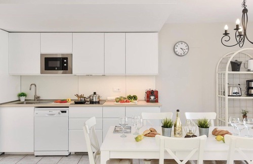 Pasito Blanco Apartment | Cosy apartment for 4 people with A/C, pool, WIFI, TV, terrace, pets allowed and parking