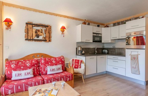 Tignes Apartment | Cosy apartment for 6 guests with WIFI, TV and balcony