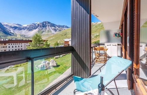 Tignes Apartment | Cosy apartment for 6 guests with WIFI, TV and balcony