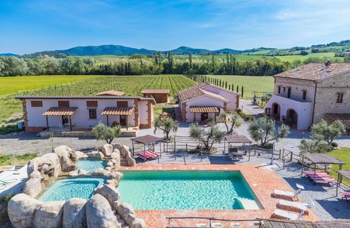 Guardistallo Apartment | Cosy apartment for 4 guests with WIFI, A/C, pool, patio, pets allowed and parking