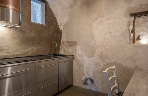 Civezza Apartment | Cosy apartment for 3 people with WIFI, TV, balcony and parking