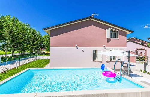 Cecina Apartment | Cosy apartment for 7 guests with private pool, WIFI, A/C, TV, terrace and pets allowed