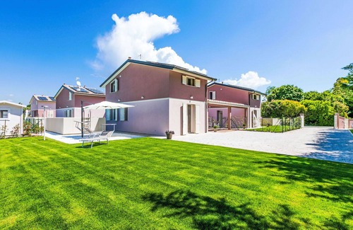 Cecina Apartment | Cosy apartment for 7 guests with private pool, WIFI, A/C, TV, terrace and pets allowed