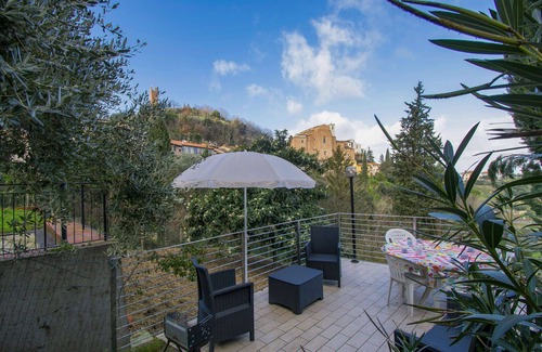 San Miniato Apartment | Cosy apartment for 4 people with WIFI, A/C, TV, pets allowed and parking