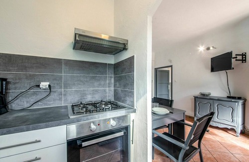 Cagnes-sur-Mer Apartment | Cosy apartment for 4 people with WIFI, A/C, TV, terrace and parking
