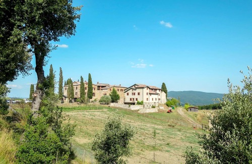 Santo Villa | Cosy apartment in villa for 4 guests with pool, patio, pets allowed and panoramic view