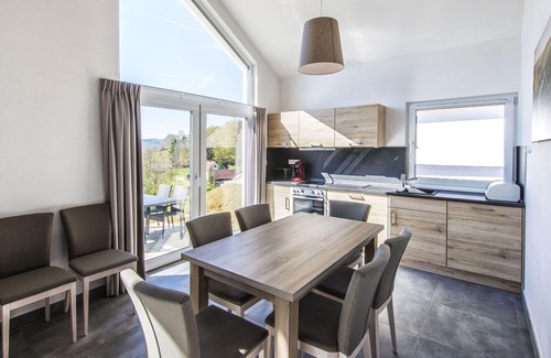Mistelgau House | Cosy apartment in villa for 8 people with WIFI, TV, terrace and pets allowed