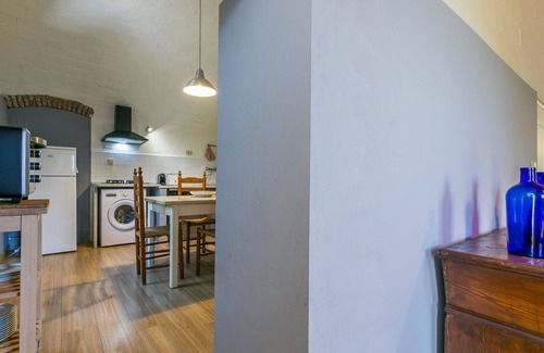 Lorenzana Villa | Cosy apartment in villa for 4 guests with WIFI, pool, pets allowed and parking