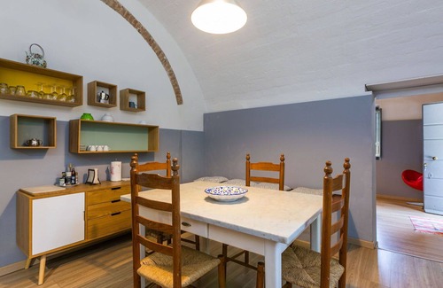 Lorenzana Villa | Cosy apartment in villa for 4 guests with WIFI, pool, pets allowed and parking