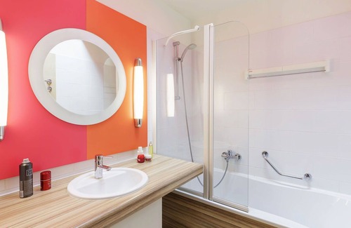 Hattigny House | Cosy apartment in villa for 8 guests with WIFI, pool, TV and terrace