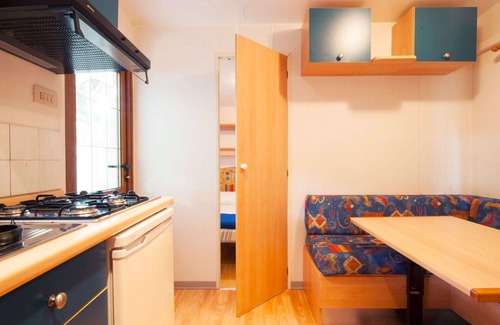 Cavallino-Treporti House | Cosy apartment in villa for 4 people with A/C, WIFI, pool, TV, terrace and pets allowed