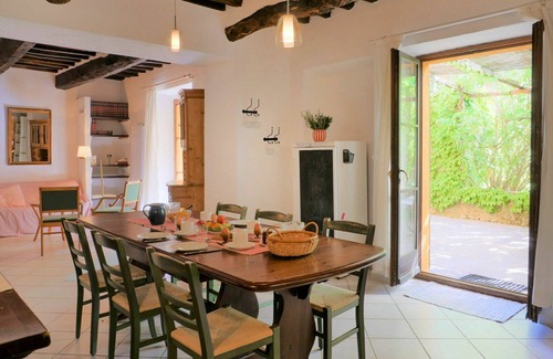 Montieri House | Cosy apartment in villa for 7 guests with pool, patio, pets allowed and parking