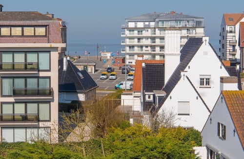 De Haan Villa | Cosy apartment in villa for 6 people with WIFI, TV, balcony, pets allowed and parking