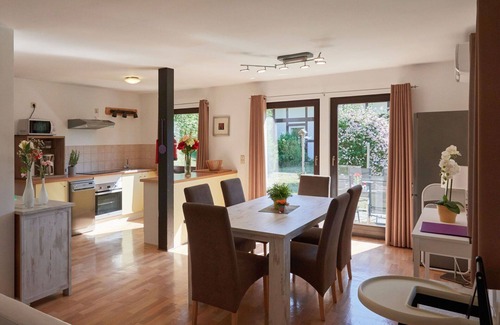 Frankenau House | Cosy apartment in villa for 4 people with A/C, WIFI, TV, terrace and pets allowed