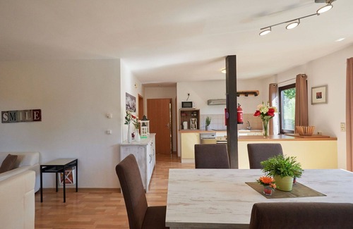 Frankenau House | Cosy apartment in villa for 4 people with A/C, WIFI, TV, terrace and pets allowed