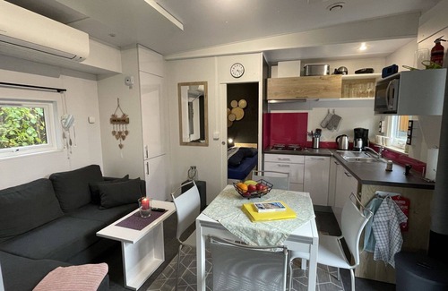 Wemding House | Cosy apartment in villa for 4 people with A/C, WIFI, TV, terrace and parking