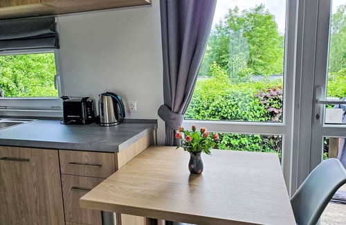 Wemding House | Cosy apartment in villa for 4 people with WIFI, A/C, TV, terrace and parking