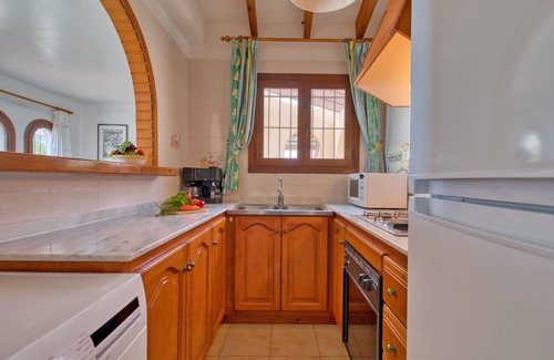 Empedrola House | Cosy apartment in villa for 5 guests with A/C, WIFI, pool, TV, terrace and parking