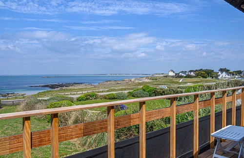 Saint-Pierre-Quiberon House | Cosy apartment in villa for 10 people with WIFI, TV and terrace