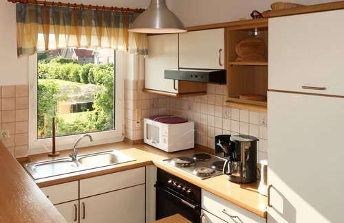 Bunde House | Cosy apartment in villa for 4 people with WIFI, TV, terrace, pets allowed and parking