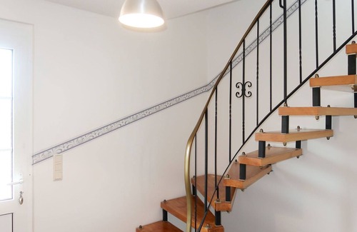 Bunde House | Cosy apartment in villa for 4 people with WIFI, TV, terrace and parking
