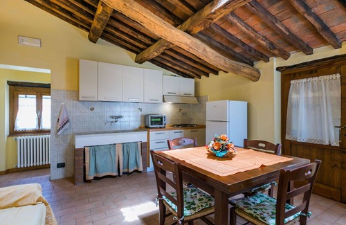 Pescia House | Cosy apartment in villa for 6 people with pool, WIFI, TV and terrace