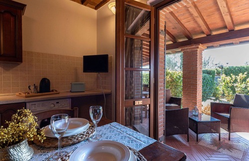 La Pesta House | Cosy apartment in villa for 2 guests with A/C, WIFI, TV, terrace, pets allowed and parking