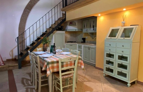 Riparbella Apartment | Cosy apartment for 6 guests with A/C, WIFI, pool, TV, terrace and parking