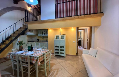 Riparbella Apartment | Cosy apartment for 6 guests with A/C, WIFI, pool, TV, terrace and parking
