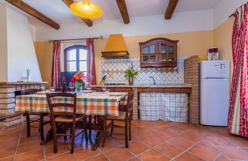 Riparbella Apartment | Cosy apartment for 6 people with A/C, pool, WIFI, TV, patio and parking