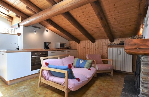 Ponte di Legno Apartment | Cosy apartment for 6 guests with WIFI, TV and parking