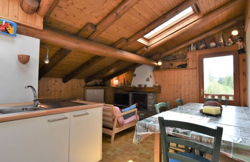 Ponte di Legno Apartment | Cosy apartment for 6 guests with WIFI, TV and parking