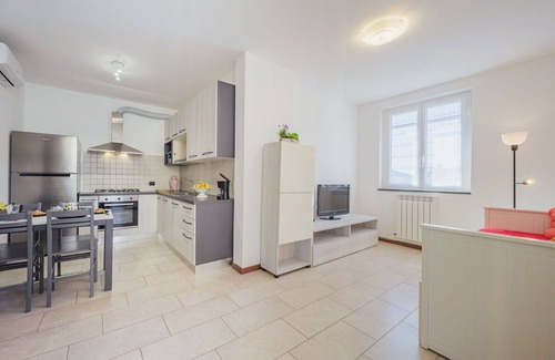 Sestri Levante Apartment | Cosy apartment for 5 guests with A/C, WIFI, TV, patio, pets allowed and parking
