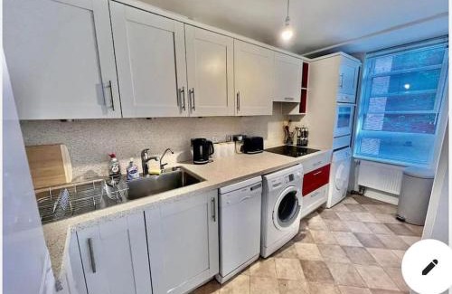 Westbourne Apartment | Cosy Apartment Westbourne Park