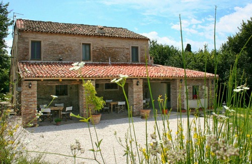 Granarola Apartment | Cosy apartment with pool, A/C, WIFI, TV, patio, pets allowed, panoramic view and parking