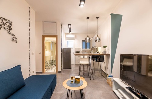 Piraeus Apartment | Cosy apt near Piraeus central port, Mikrolimano port & Pasalimani port (Ports Cr