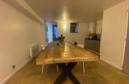 10th Arrondissement Apartment | Cosy Atypical Apartment in Hyper Centre Paris 10eme near Canal Saint-Martin