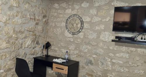 Angouleme Apartment | Cosy Bellamy