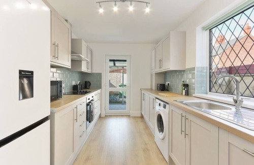 Grimsby House | ✨ Cosy Central Grimsby House 🏡 | Perfect for Contractors 🔧 | Free Parking 🚗