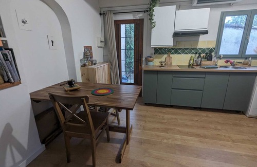 Salon-de-Provence House | Cosy, Calme, Très Ensoleillé, à 2 pas du Centre Ville, Pour 2 ou 4 Personnes