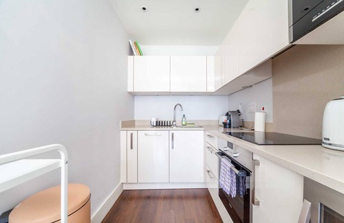 Highbury West Apartment | Cosy Central Urban Retreat in Highbury & Islington