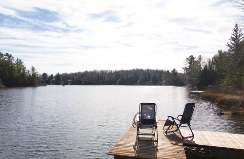 Notre-Dame-de-la-Merci Cabin | Cosy chalet on lake with hot tub, Gazebo and heated floors.