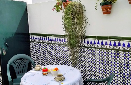 Isla Cristina House | Cosy chalet near the beach, garden, parking, WiFi, satellite TV, airco