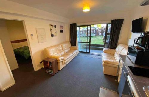 Fernhill Apartment | Cosy & comfortable in Fernhill